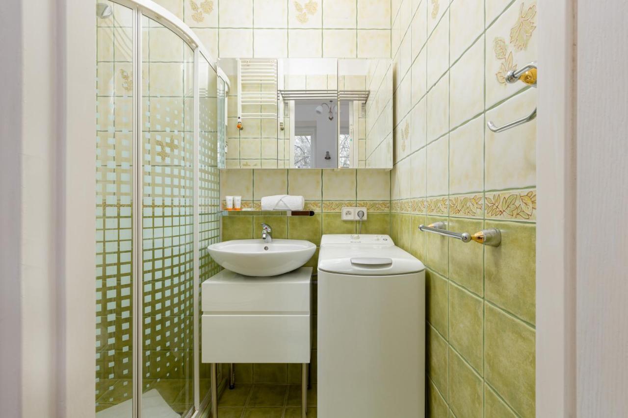 Downtown Studio Apartment By The Park By Noclegi Renters Varšava Exteriér fotografie